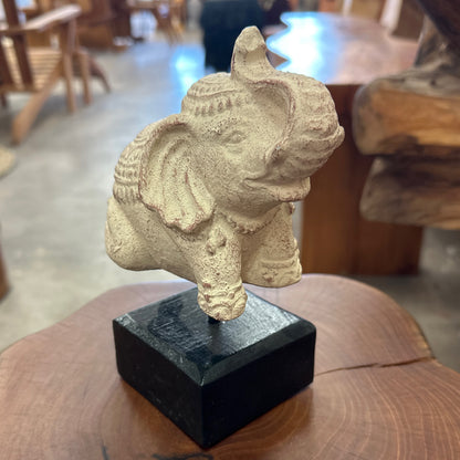 Mini elephant display